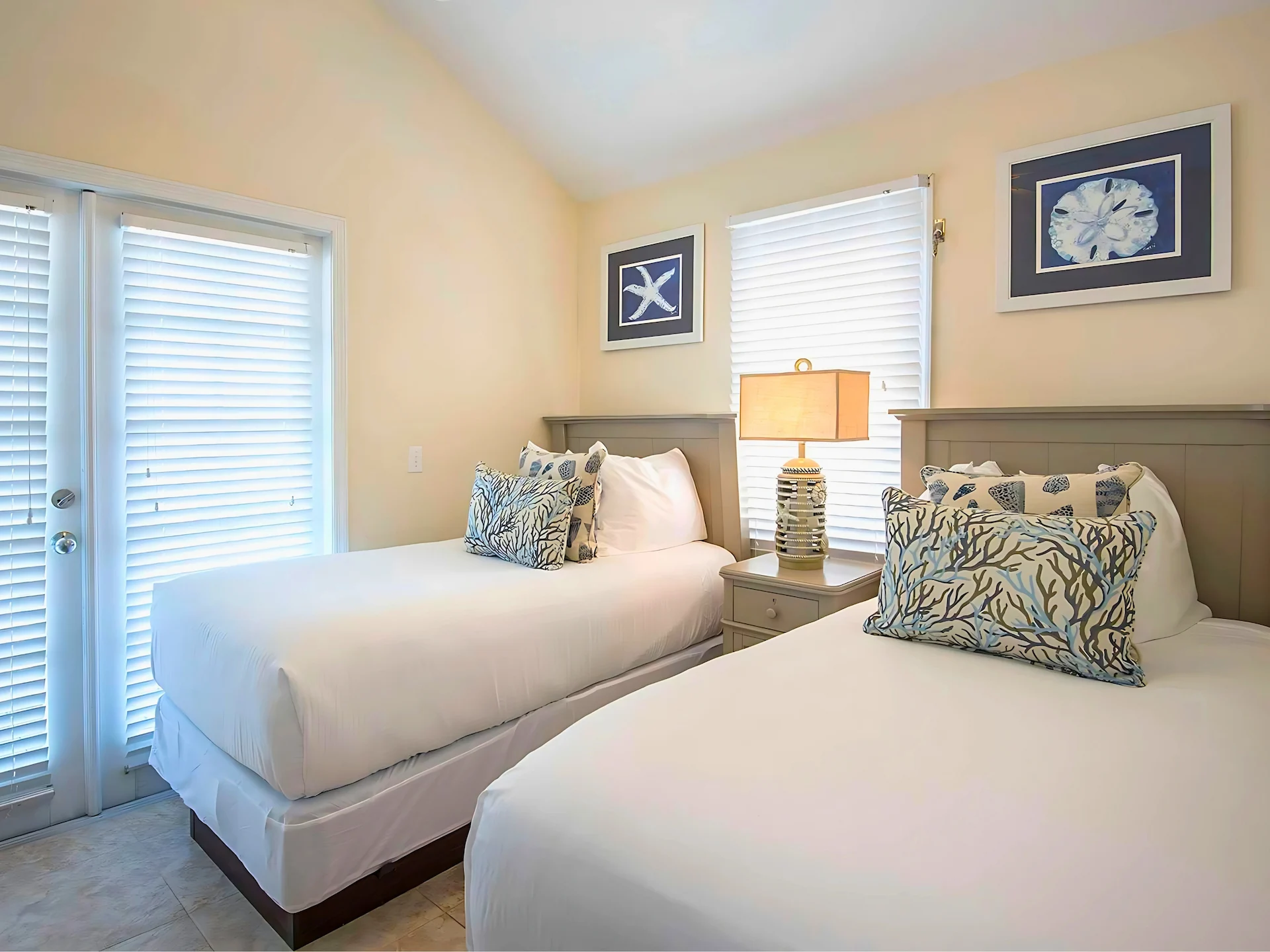 2BedroomVilla-QueenTwins-TwinsBedroom