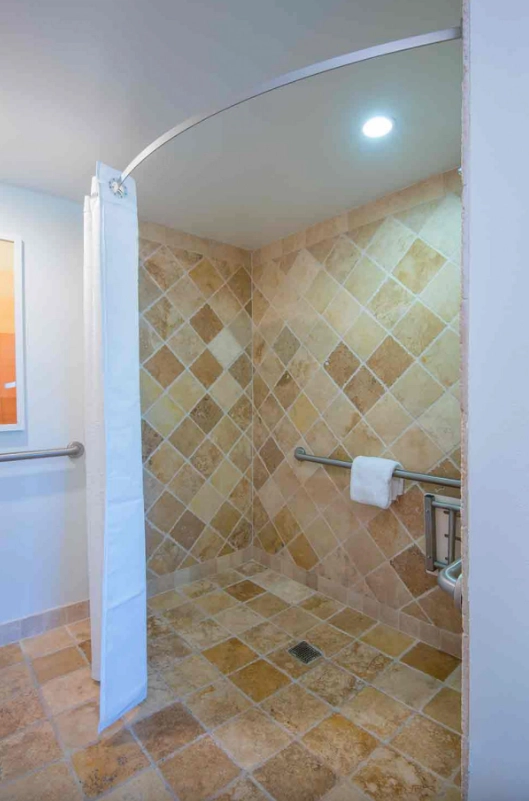 HC_ACCESSIBLE GUEST ROOM 2 QUEENS_2025 4